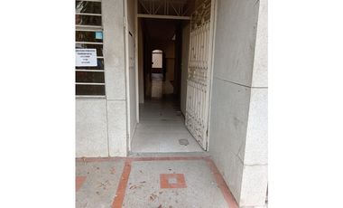 SE ARRIENDA CASA CON LOCAL  BARRIO EL PRADO