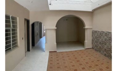 SE ARRIENDA CASA CON LOCAL  BARRIO EL PRADO