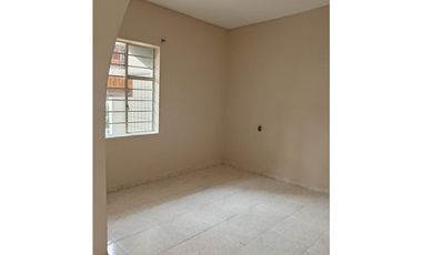 SE ARRIENDA CASA CON LOCAL  BARRIO EL PRADO