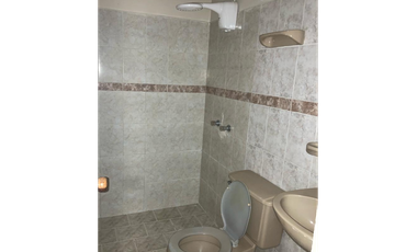 SE ARRIENDA CASA CON LOCAL  BARRIO EL PRADO