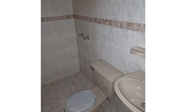 SE ARRIENDA CASA CON LOCAL  BARRIO EL PRADO