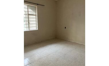 SE ARRIENDA CASA CON LOCAL  BARRIO EL PRADO