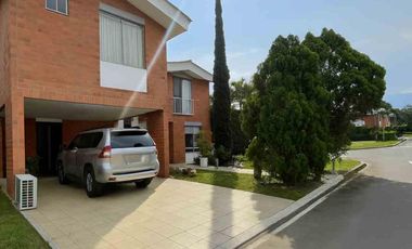 EN ARRIENDA CASA PANCE BELLO HORIZONTE