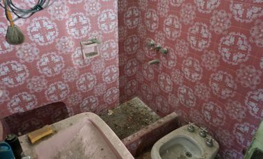 Casa  en Venta Haedo / Moron (A108 8062)