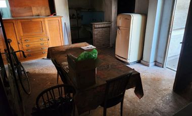 Casa  en Venta Haedo / Moron (A108 8062)
