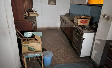 Casa  en Venta Haedo / Moron (A108 8062)