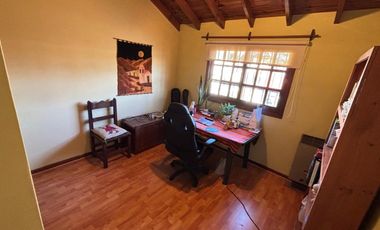 Casa  en Venta Haedo / Moron (A108 8090)