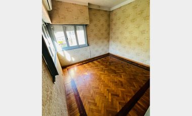 Casa  en Alquiler Ramos Mejia / La Matanza (A108 8191)