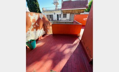 Casa  en Alquiler Ramos Mejia / La Matanza (A108 8191)