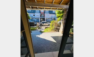 Casa  en Alquiler Ramos Mejia / La Matanza (A108 8191)