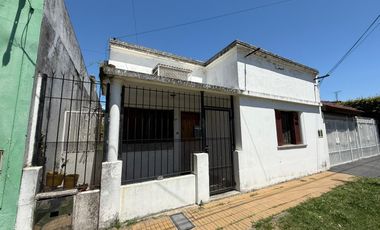 Casa en Wilde tres ambientes venta