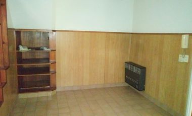 Chalet 5 ambientes en alquiler en Martinez