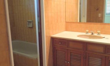 Chalet 5 ambientes en alquiler en Martinez