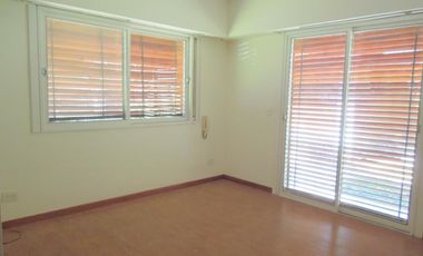 Chalet 5 ambientes en alquiler en Martinez