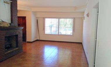 Chalet 5 ambientes en alquiler en Martinez