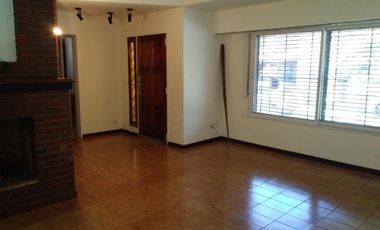 Chalet 5 ambientes en alquiler en Martinez