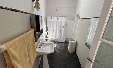 Casa  en Venta Ramos Mejia / La Matanza (A108 8206)