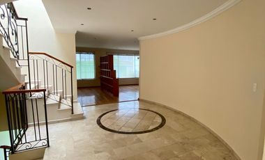 CASA EN CONDOMINIO EN VENTA/RENTA INTERLOMAS