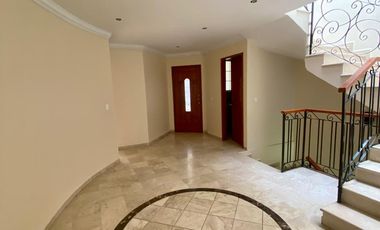 CASA EN CONDOMINIO EN VENTA/RENTA INTERLOMAS