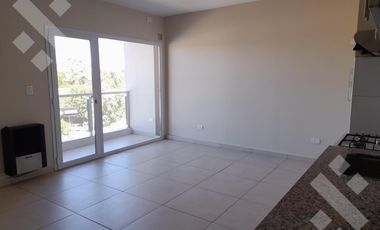 Aquiler de Monoambiente en calle San Martin al 833 -Cipolletti.