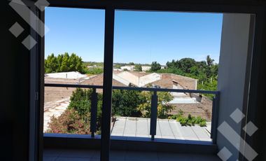 Aquiler de Monoambiente en calle San Martin al 833 -Cipolletti.