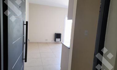 Aquiler de Monoambiente en calle San Martin al 833 -Cipolletti.