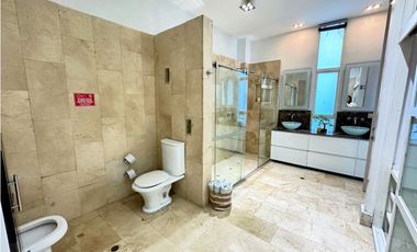 CASA EN VENTA EN CARTAGENA PARA AIRBNB CON VISTA AL MAR