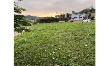 En venta Economico lote Park house ruitoque bajo