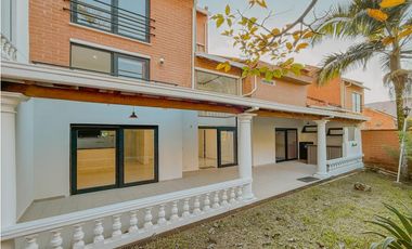 Casa frente al Mall Amsterdam para la renta tradicional