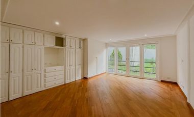 Casa frente al Mall Amsterdam para la renta tradicional