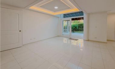 Casa frente al Mall Amsterdam para la renta tradicional