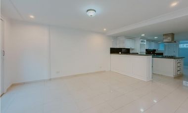 Casa frente al Mall Amsterdam para la renta tradicional