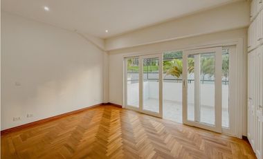 Casa frente al Mall Amsterdam para la renta tradicional