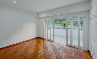 Casa frente al Mall Amsterdam para la renta tradicional