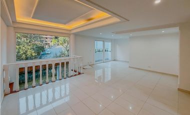 Casa frente al Mall Amsterdam para la renta tradicional