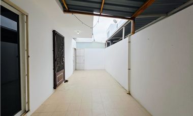 Vendo casa, Urbanización Santa María,  de 3 dormitorios