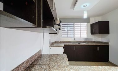 Vendo casa, Urbanización Santa María,  de 3 dormitorios