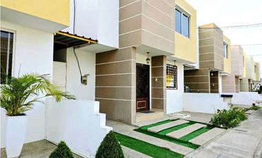 Vendo casa, Urbanización Santa María,  de 3 dormitorios