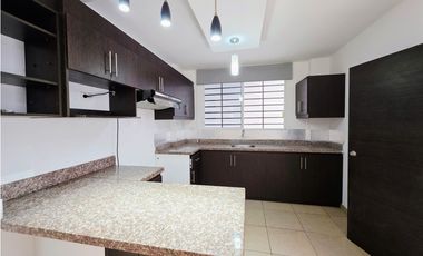 Vendo casa, Urbanización Santa María,  de 3 dormitorios