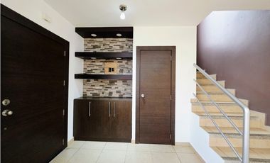 Vendo casa, Urbanización Santa María,  de 3 dormitorios