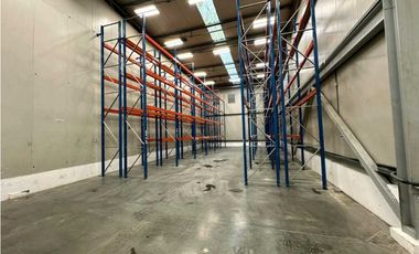 ALQUILO BODEGA LAS MAÑANITAS 252m2 CON SEGURIDAD VV