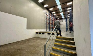 ALQUILO BODEGA LAS MAÑANITAS 252m2 CON SEGURIDAD VV
