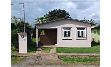 Alquilo casa en Quiteño, Las Lomas David