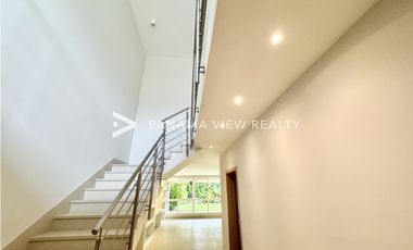 THE GROVE / SANTA MARIA / VENTA