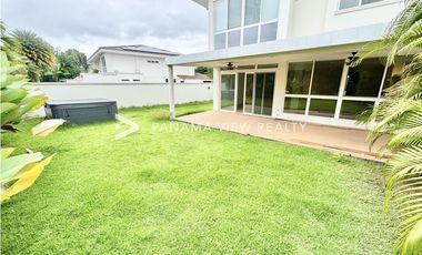 THE GROVE / SANTA MARIA / VENTA