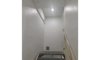 ALQUILO LOCAL COMERCIAL CENTRO LOSGSTICO PLANTA BAJA 165M2 VV