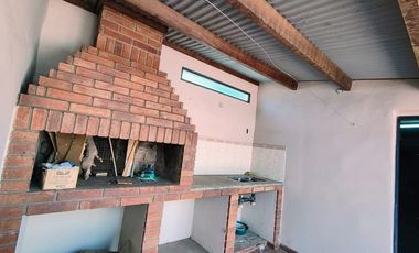 Hermosa Casa Esquina en Venta Bº General Savio. 3 Dorm.