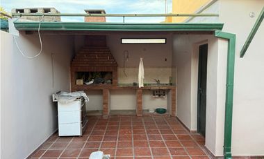 Hermosa Casa Esquina en Venta Bº General Savio. 3 Dorm.