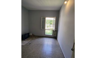 Hermosa Casa Esquina en Venta Bº General Savio. 3 Dorm.