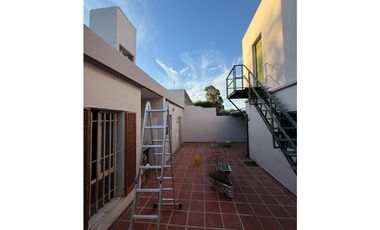 Hermosa Casa Esquina en Venta Bº General Savio. 3 Dorm.